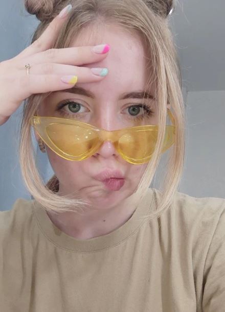 kit kat (yellow)